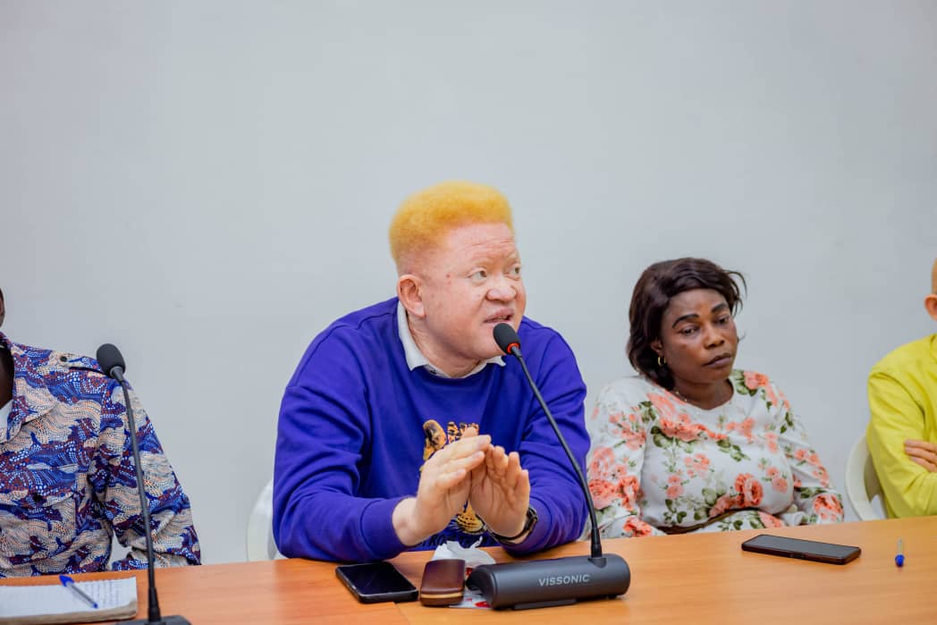 Conférence sur l'accès des personnes atteintes d’albinisme aux soins de santé.